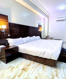 Twin Bed Room